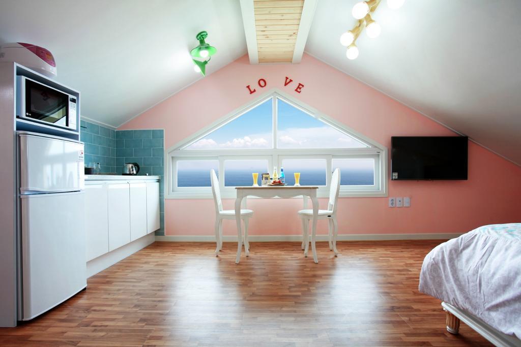 Montmartre Villa Намхе Екстериор снимка